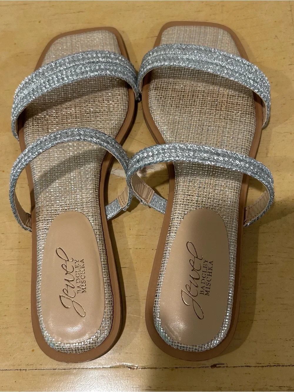 Jewel Badgley mischka  Helena  silver flat women’s sandal in size 9